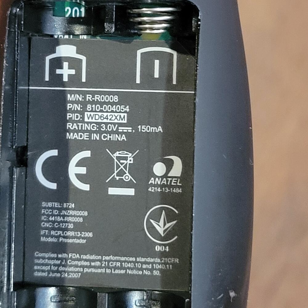 Logitech R400 Remote Wireless Presenter Laser Pointer - Picture 11 of 16